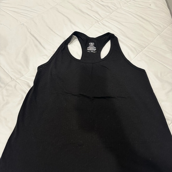 Workout top - Picture 3 of 3